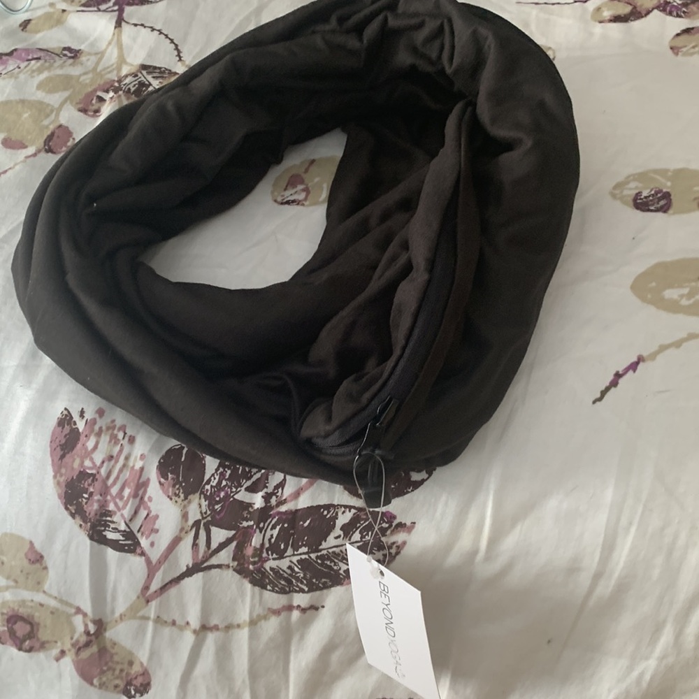 Infinity scarf - Picture 3 of 3
